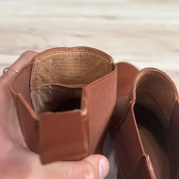 Madewell Chelsea Boots - Picture 6 of 8